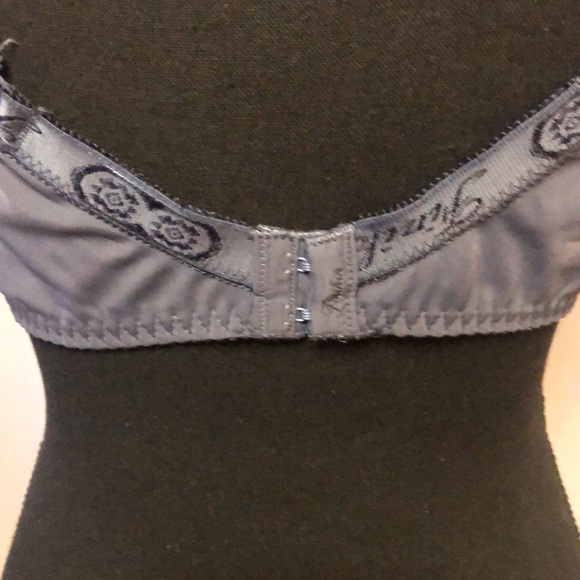 FINIKIN blue and pink floral lace bra. No padding. Underwire. Size 38 D. - Picture 6 of 9